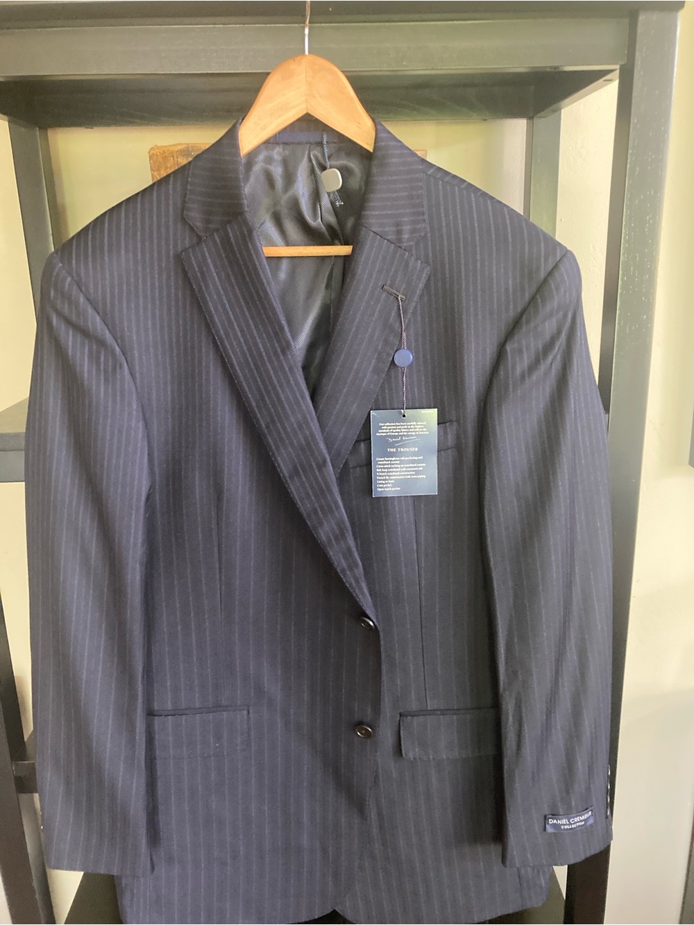 NWT Daniel Cremieux Loro Piana Men's Navy Pinstripe Two-Button suit